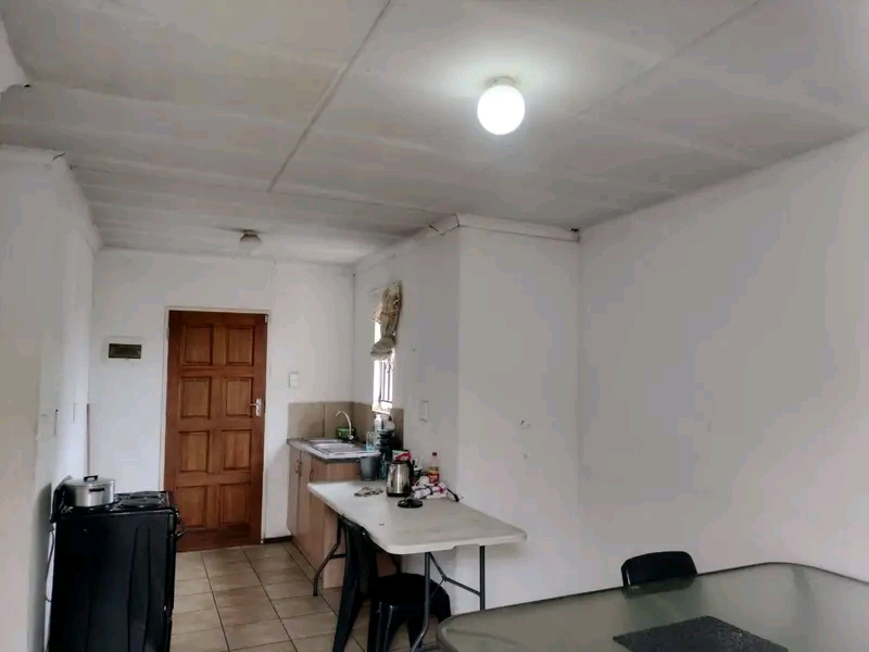 3 bedrooms, 2 bathroom available for rent. si  in Cosmo Creek