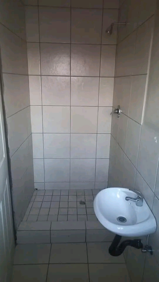 Spacious cottage available for rent in extent  in Cosmo City