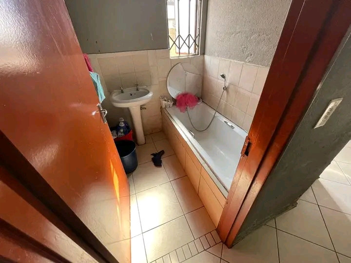 3 bedroom house to rent 
r6000 rental 
r600  in Birch Acres