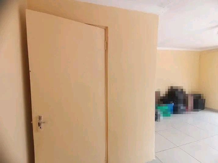 Specious bachelor room to rent in ext 16, thi  in Protea Glen