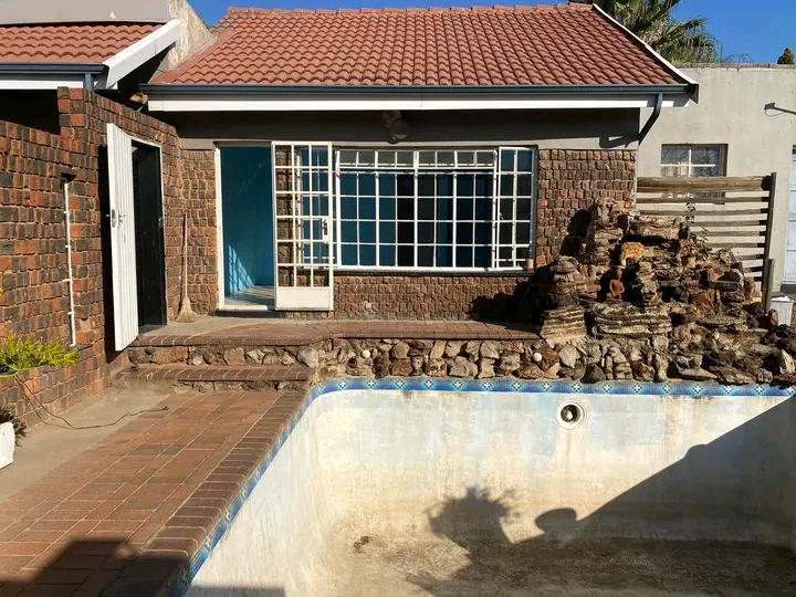 Available immediate.
cozy granny flat perfec  in Boksburg