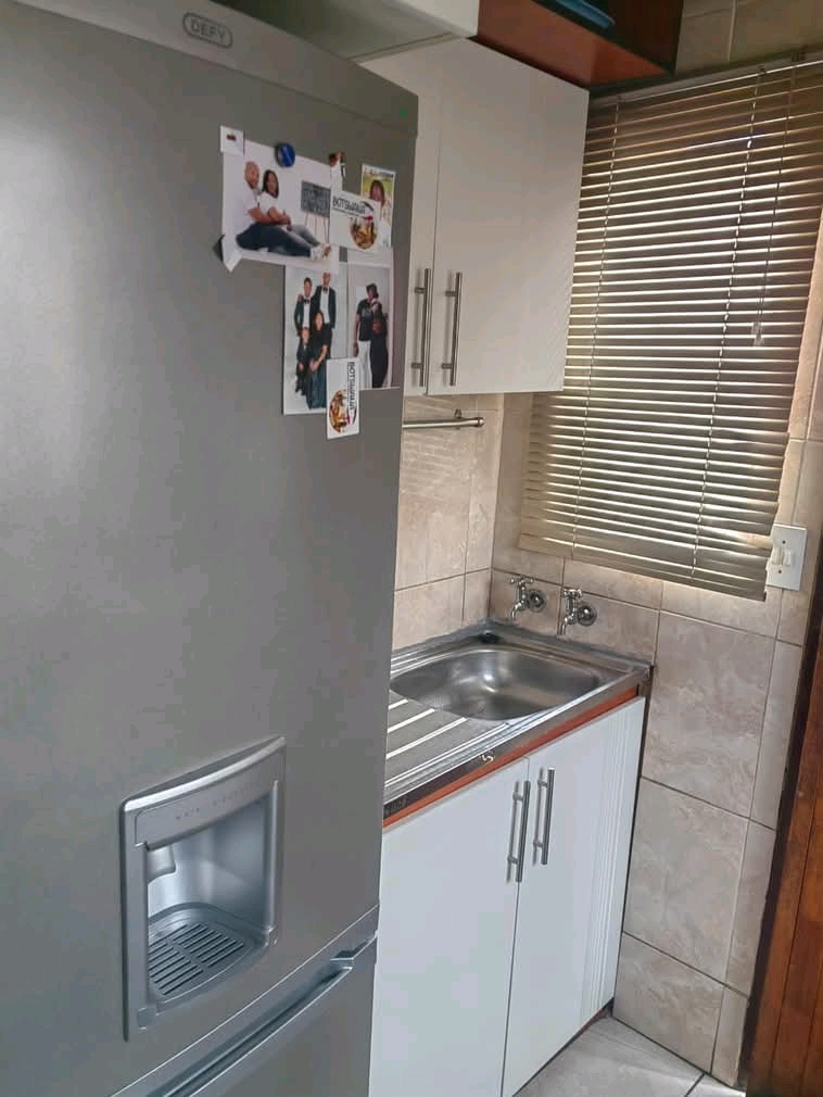 A beautiful three bedroom house in a well mai  in Norkem Park