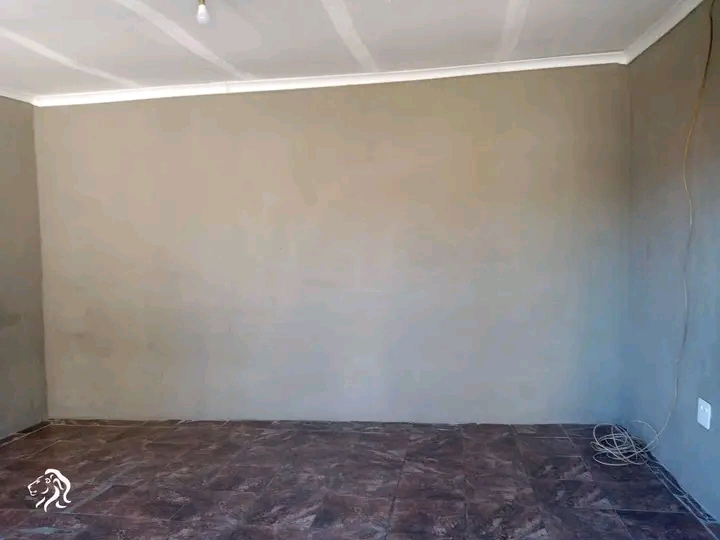 Room available in ex5 end of august 2024 
re  in Ebony Park