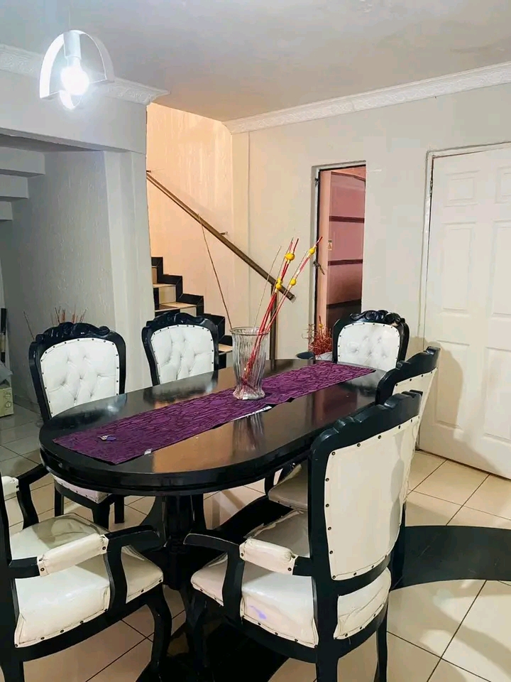 🏡 beautiful double storey house to rent av  in Dawn Park