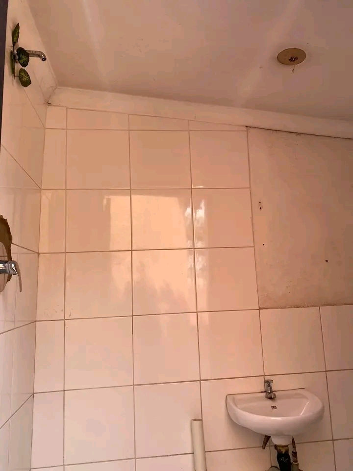 Big room to rent in phase 1. available immedi  in Alexandra