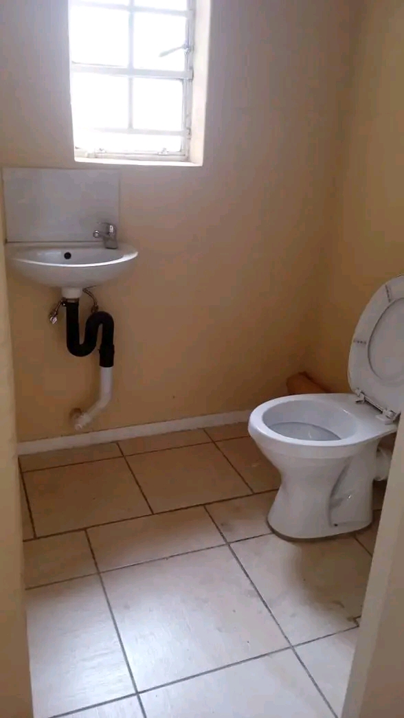 Rooms to rent available at 66 elsburg road 
  in Delville