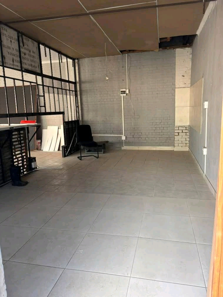 Shop to rent available south of johannesburg   in Malvern