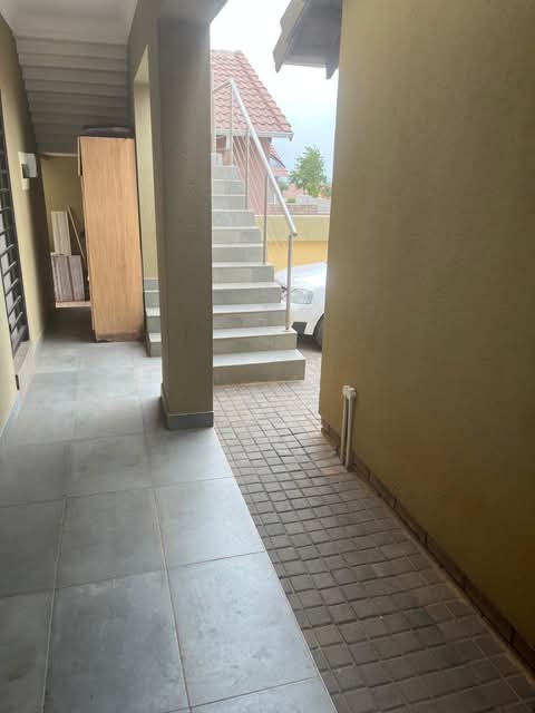 Bachelor available for rental r4200
all incl  in Cosmo City