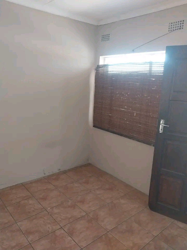 🏡 medium-sized room to rent in zola 1 , so  in Zola