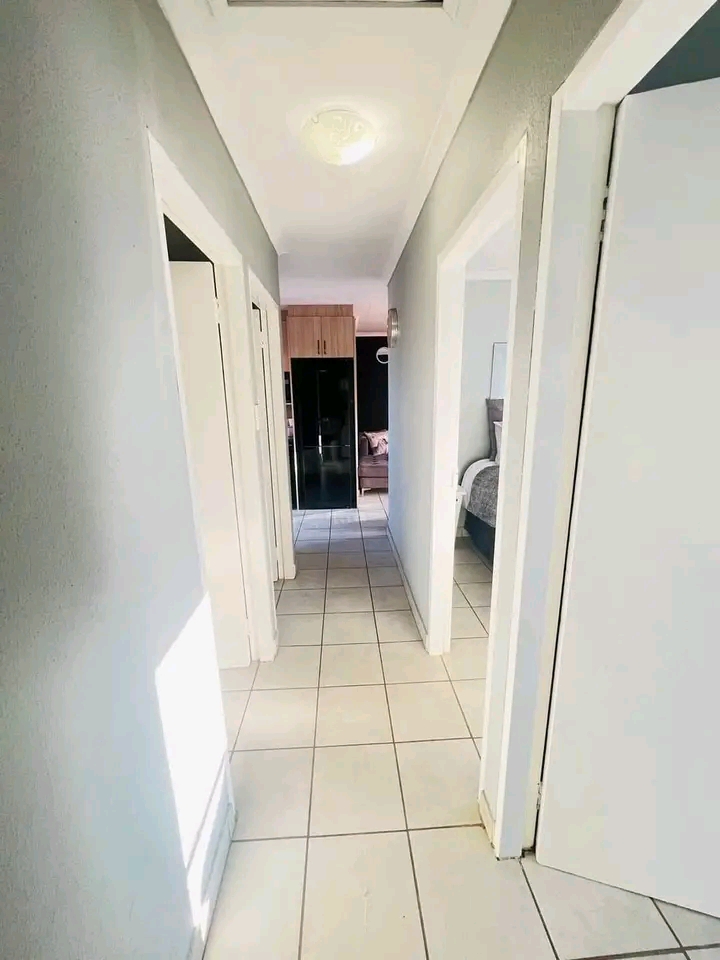Neat & clean 3 bedroom house available 1st se  in Alberton