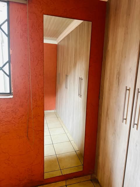 Bachelor available from the 1st of march. ext  in Vosloorus