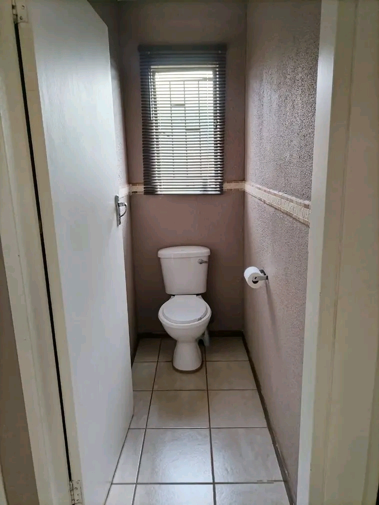 2 bedroom house for rental extension 28(faxeb  in Protea Glen