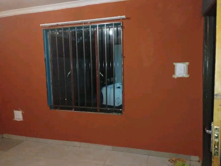 Clean and neat open room available for rental  in Lufhereng