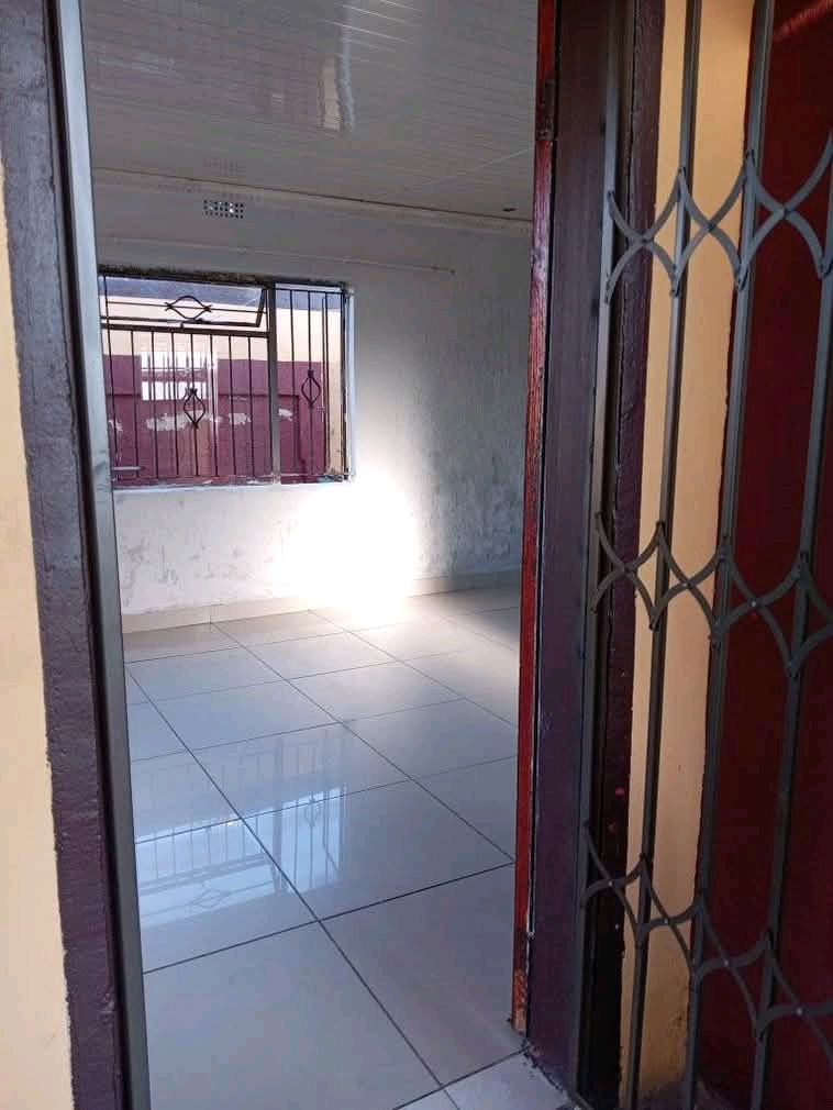 Room with ensute
available to rent in phase4  in Braamfischer