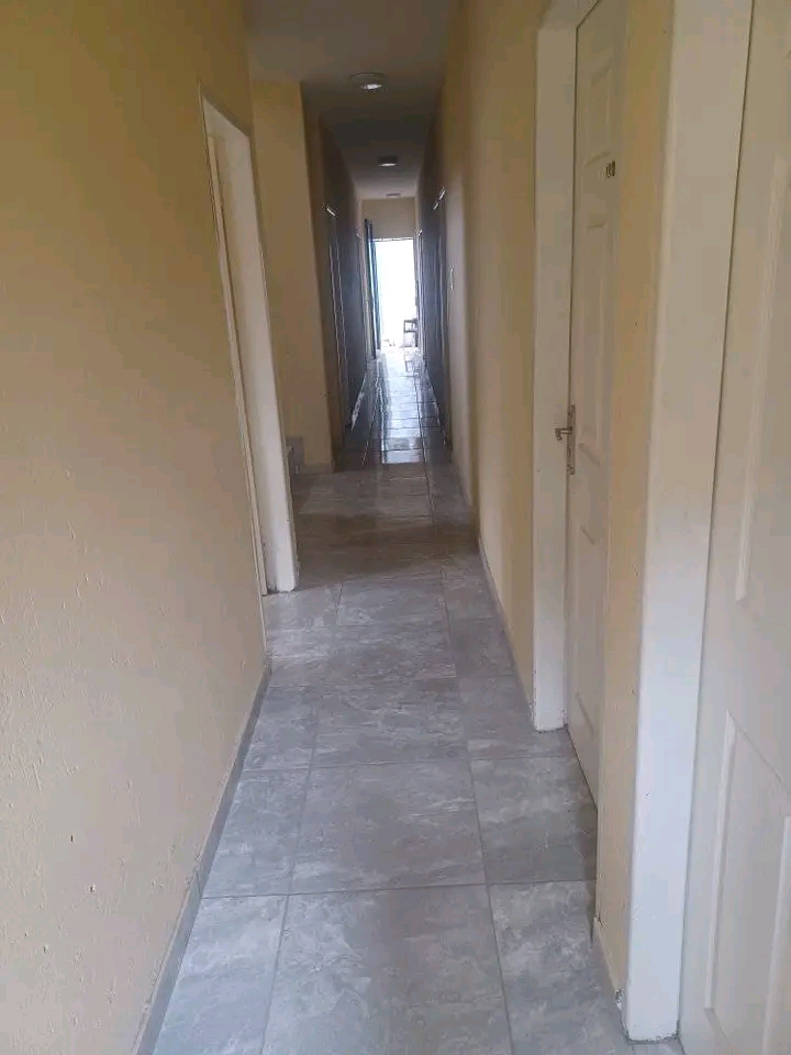 Brand new place to rent for 2700
unlimited f  in Yeoville