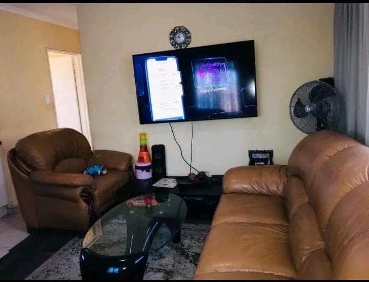 Rental :r5500 plus deposit
kitchen 
3 bedro  in Windmill Park