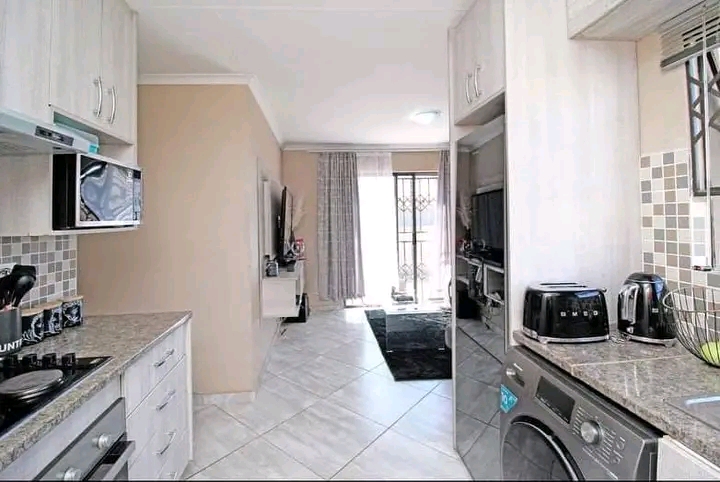 This 3 bedroom house is located in a bluehill  in Blue Hills