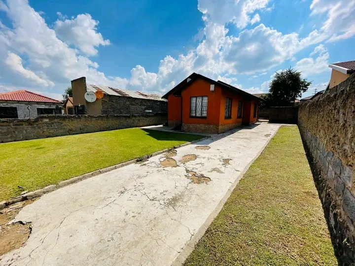Free standing house consist of three bedroom   in Kaalfontein