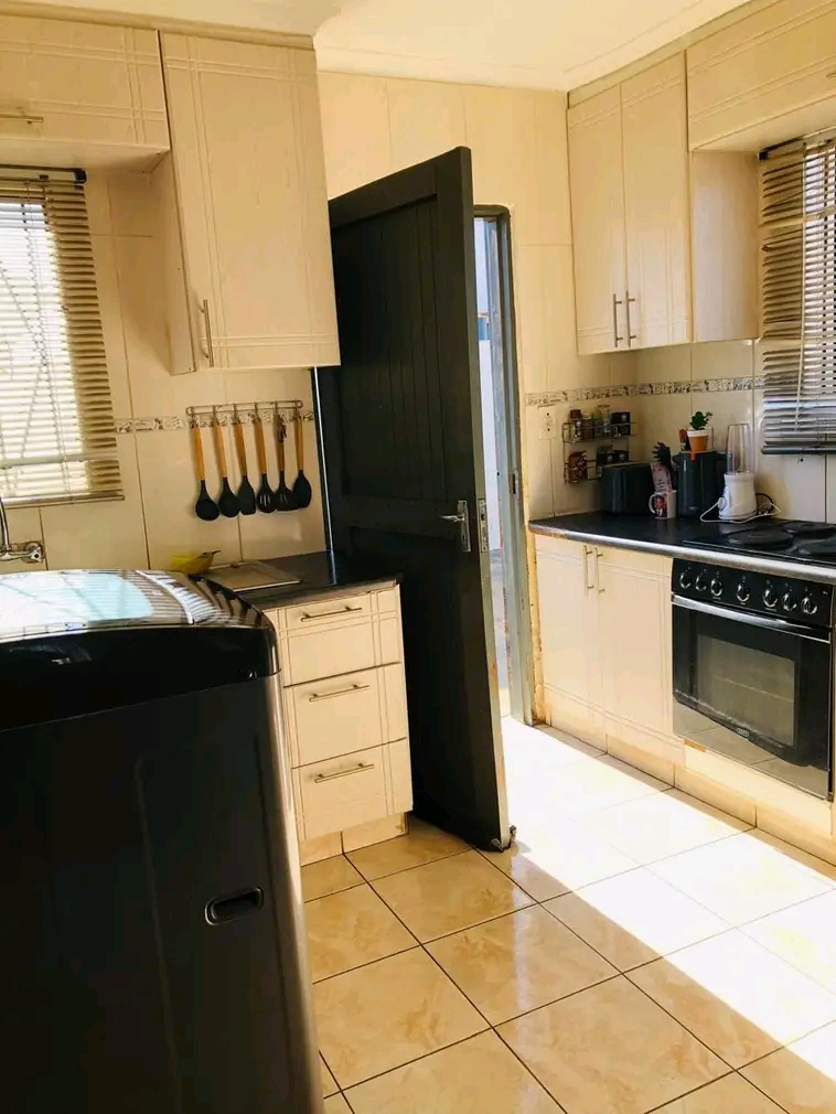 House available to rent at ext 6 (eastfield)   in Vosloorus