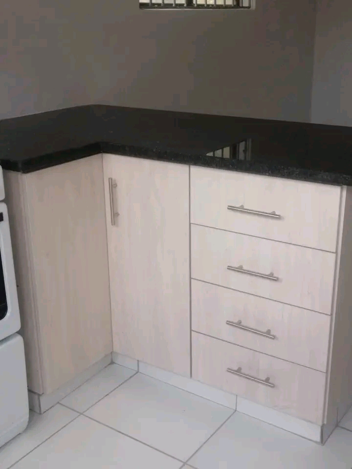 2 bedroom cottage upstairs 
available 1st of  in Norkem Park