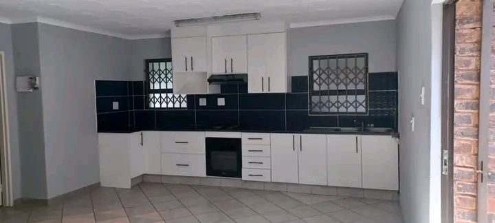 2 bedroom house in ext 3 in a boom gated area  in Birch Acres