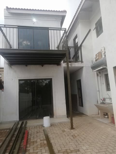 Newly built modern ensuites available for ren  in Protea Glen