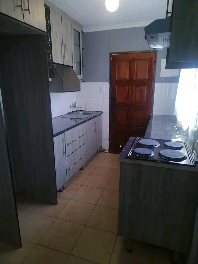 3 bed 1 bath available at ext 7 available imm  in Dawn Park
