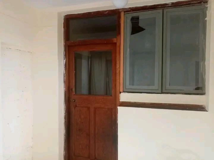 Rooms for rent r2300 including electricity an  in Rosettenville