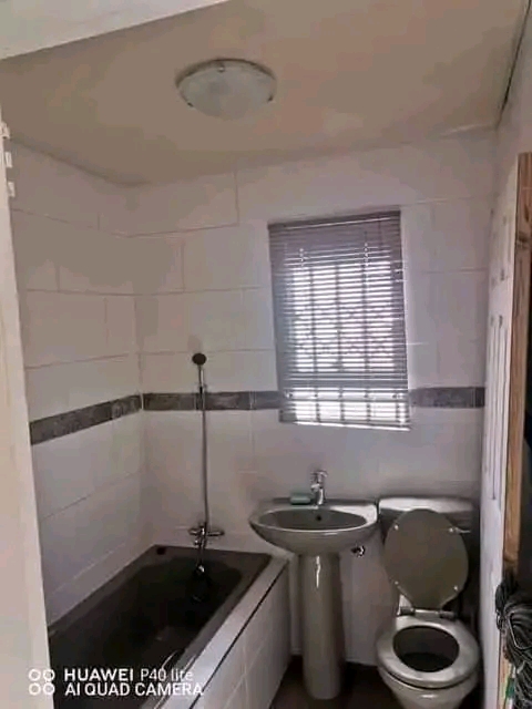 House to let available
rental price:r4000 pl  in Palm Ridge