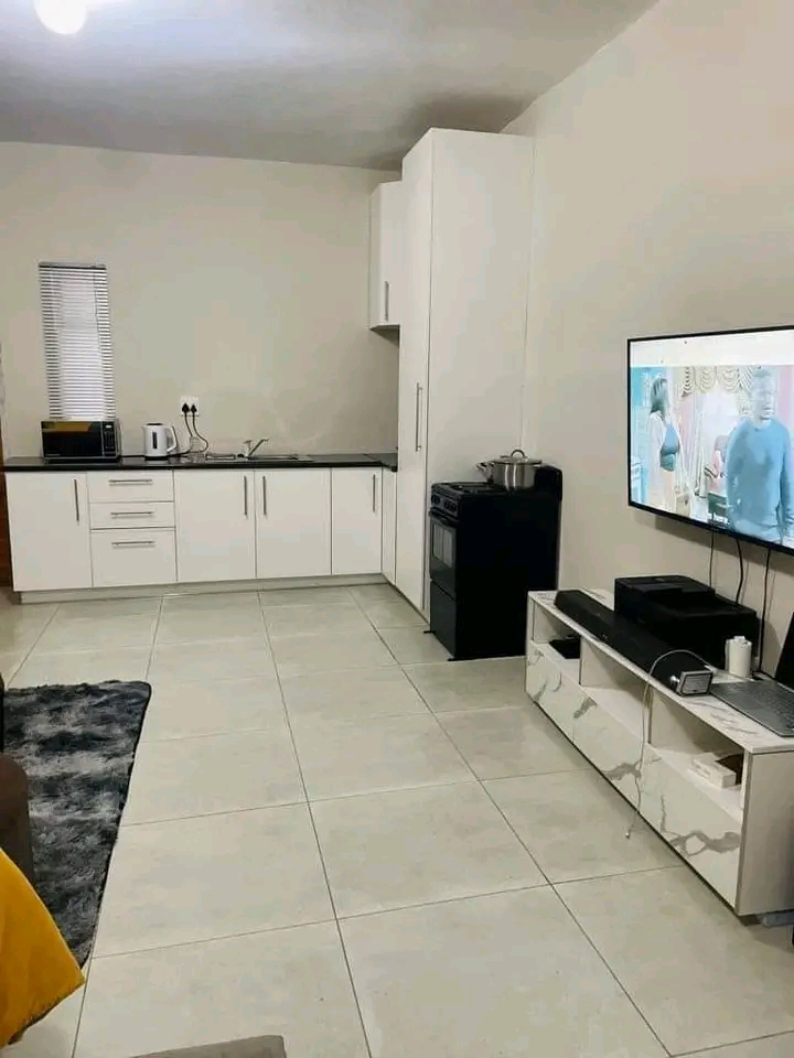 •open plan
•fully fitted kitchen
•ope  in Dawn Park
