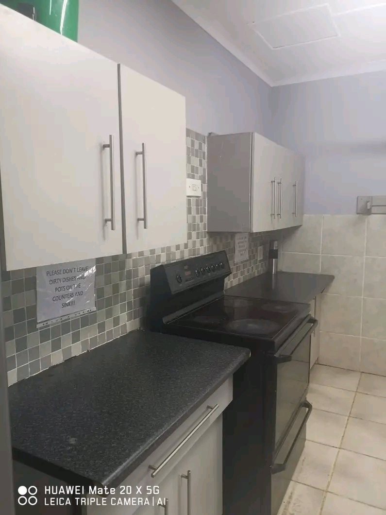 Room available 
rent is r2950, deposit is r1  in Randpark Ridge