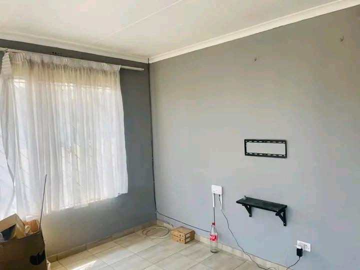 Beautiful room to rent available spruitview(p  in Vosloorus
