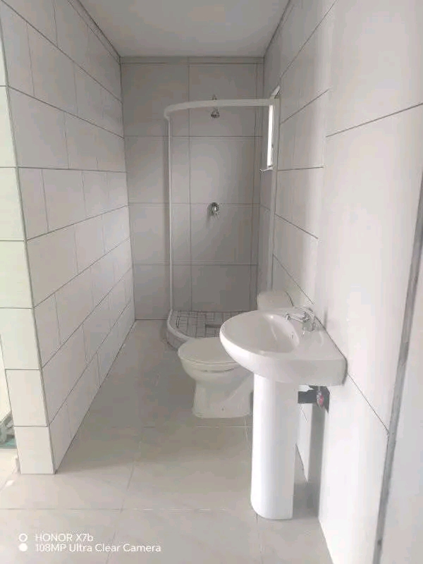 Ensuite available at orlando east near stadiu  in Orlando East