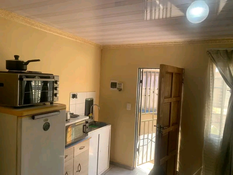 Room with ensuite to rent extension 16, phase  in Protea Glen