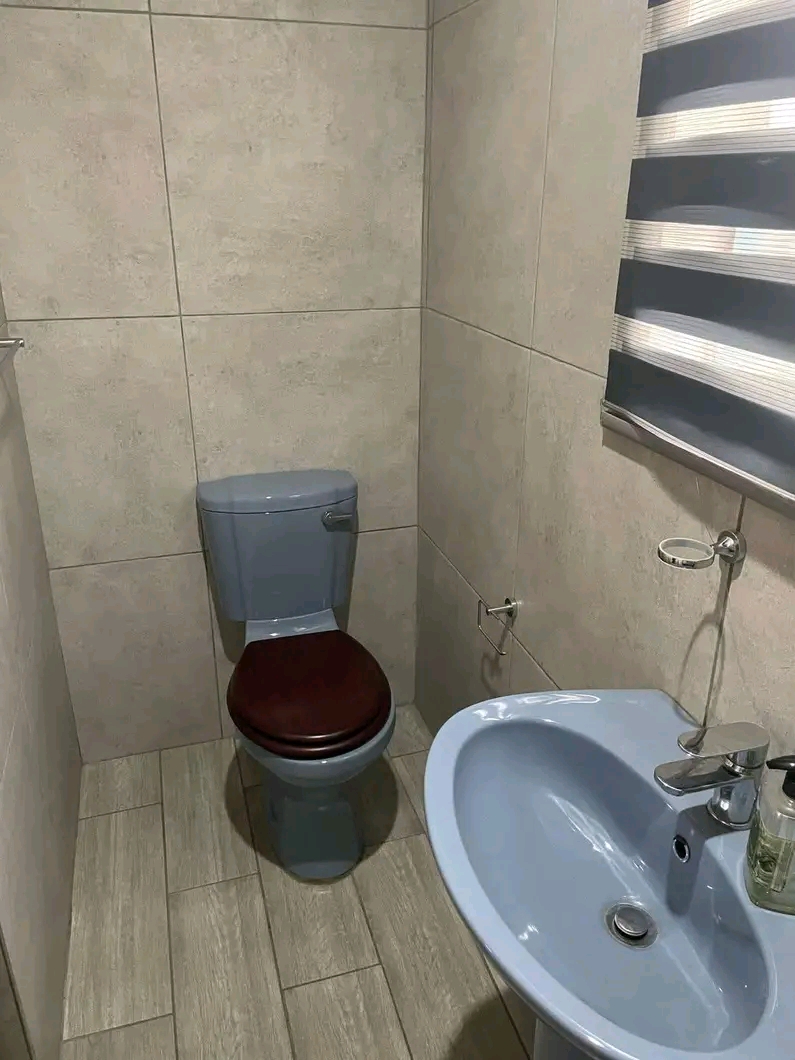 Big ensuite available immediately in ext 11 b  in Meadowlands