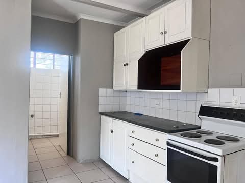 An immaculate and spacious flat to rent close  in Silverton