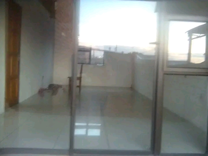 2  rooms each r1400,same yard pick and pay si  in Orlando East