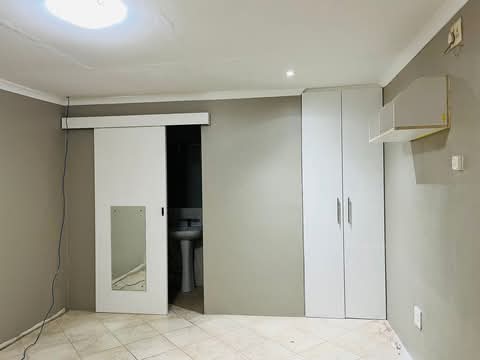 Cottage room available now for r4000 and r400  in Ferndale