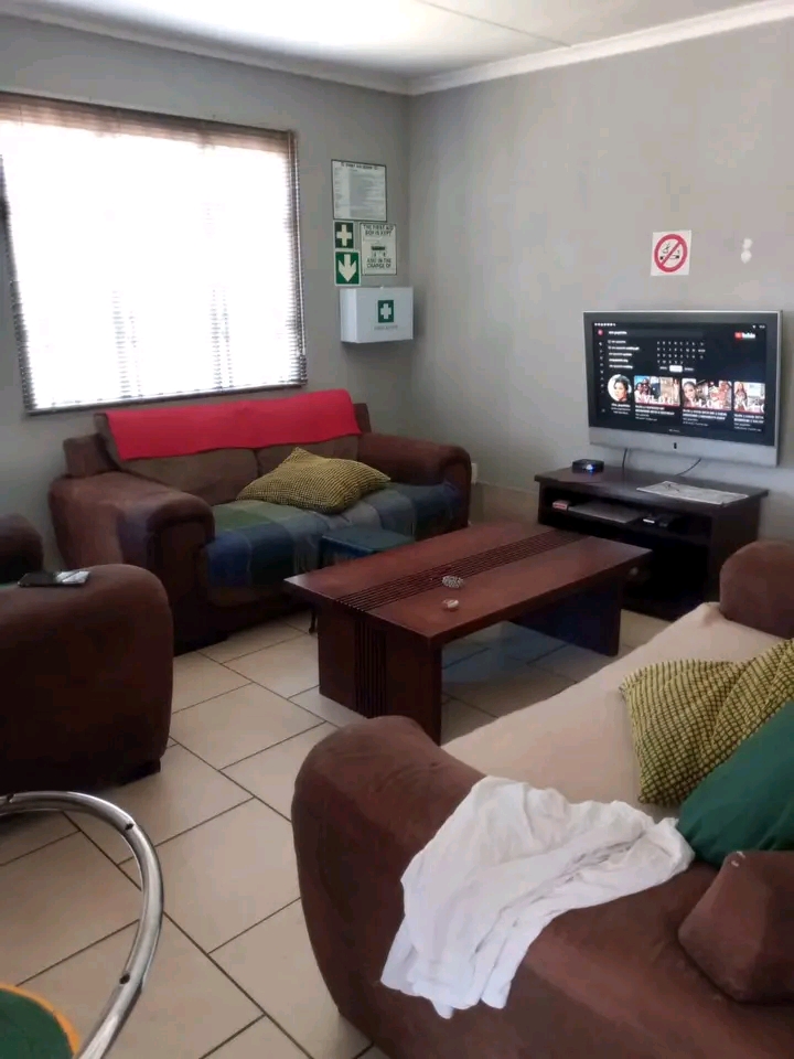 Property available for rental
area : soweto  in Pimville