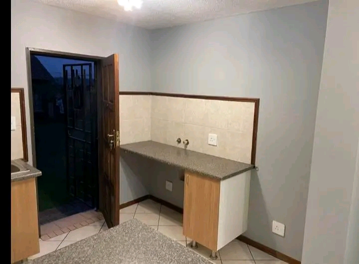 3 bedroom 2 bathroom apartment in sagewood 
  in Midrand