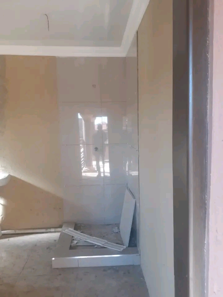 3 rooms available with sharing shower r1700+d  in Orlando West