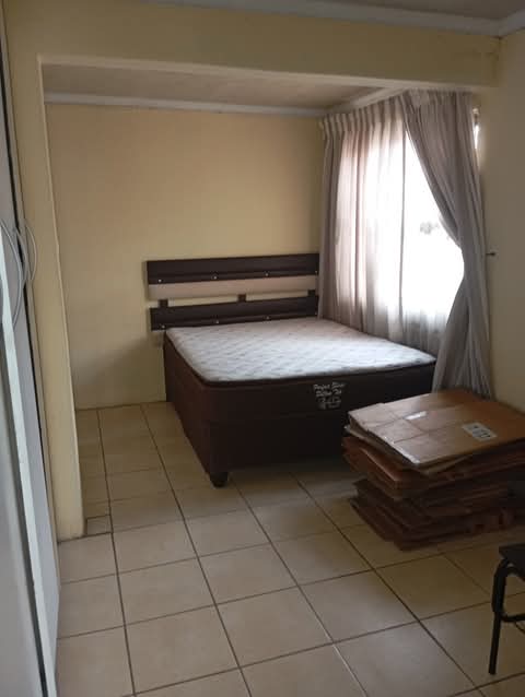 Beautiful family house for rent ext 25.
the   in Vosloorus