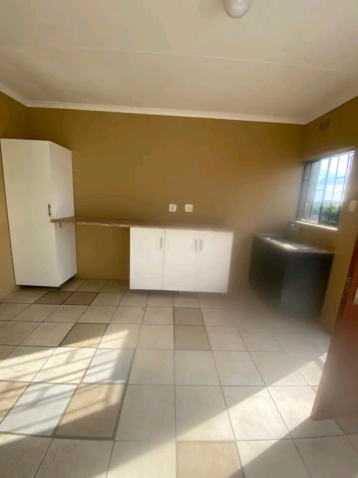 1 bedroom bachelor  available to rental immed  in Orlando West