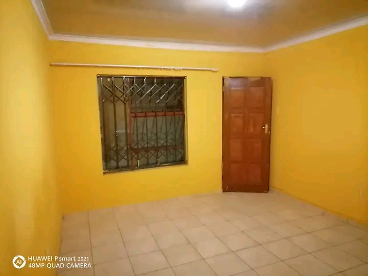 Spacious en-suite room to rent at ext 24.

  in Protea Glen