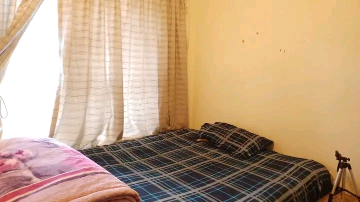 Hi, i have a room available in a two bedroom   in Ferndale