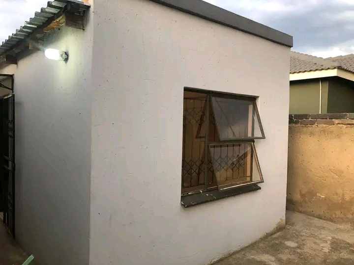 A spacious room available for rental in birch  in Birch Acres
