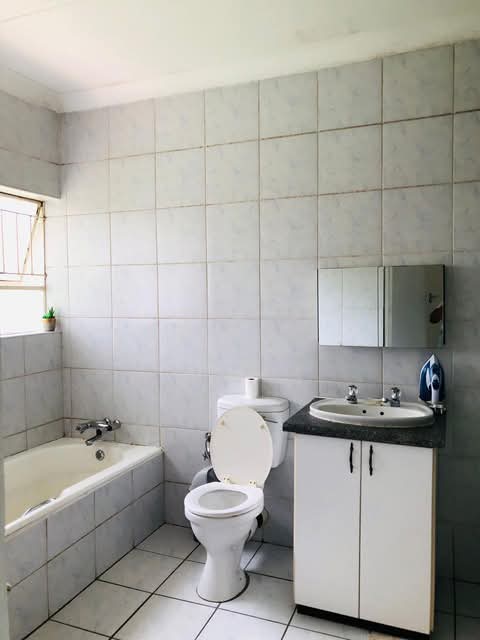 Full house 3 bedroomed for rental it covers e  in Birchleigh