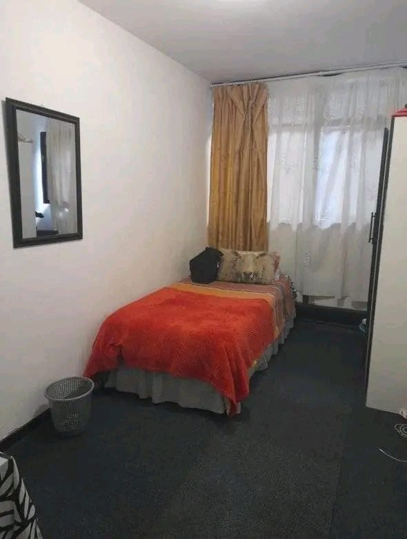 Student accommodation available

prices:
s  in Sunnyside