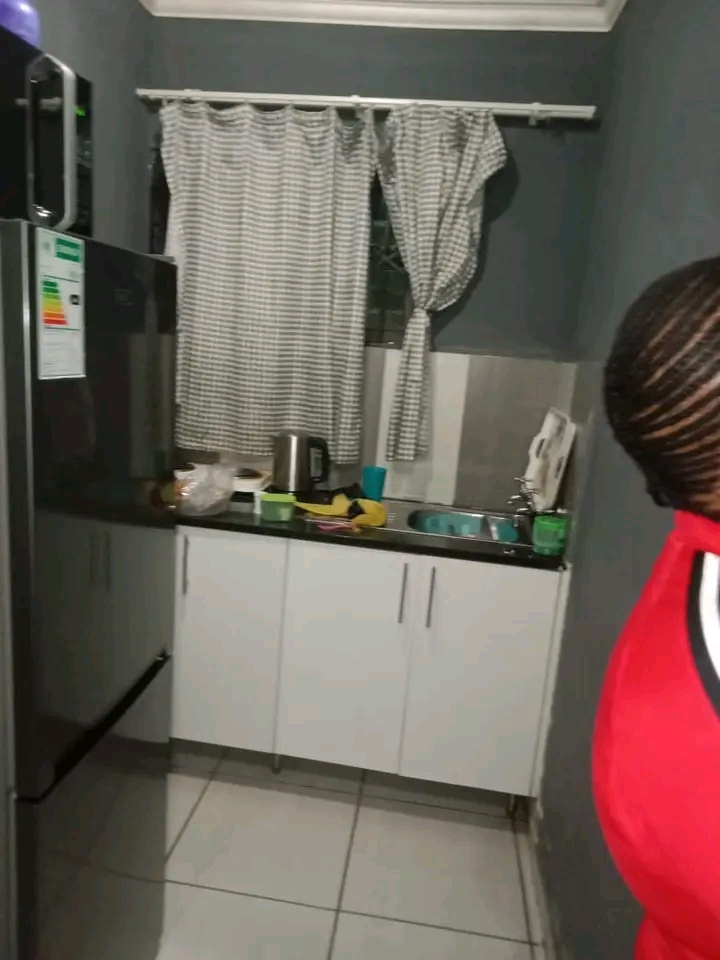 Cottage to rent with inside shower, toilet an  in Cosmo City
