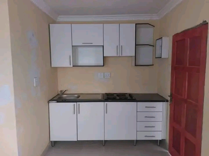Bachelor room available immediately in ext 36  in Olievenhoutbosch